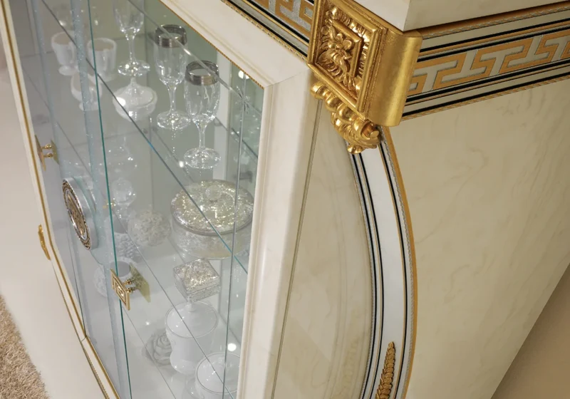 Meuble TV avec vitrines blanc laqué et doré - Liberty