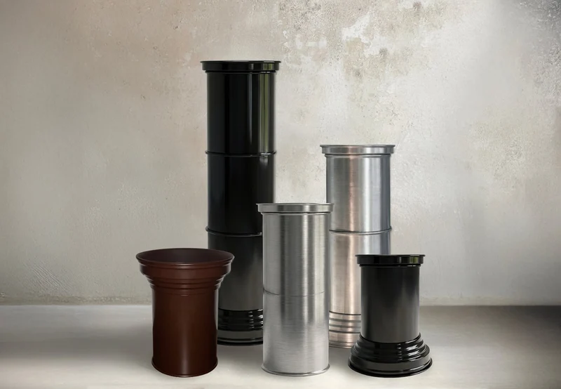 Cylindrical Side Table in Metal and mirror-polished metal - Plinth/ Pedestal