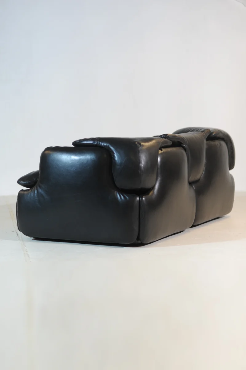 Alberto Rosselli for Saporiti Bold Sculptural “Confidential” Sofa, Italy 1970