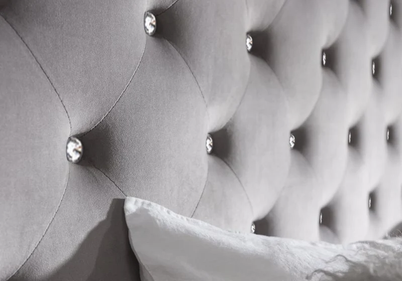 Ensemble lit capitonné gris à strass et matelas ressorts - Anis