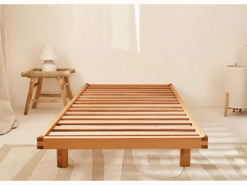 Lit en bois massif WOOD