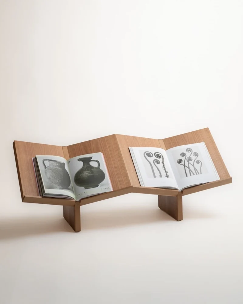 The Widescreen Bookstand