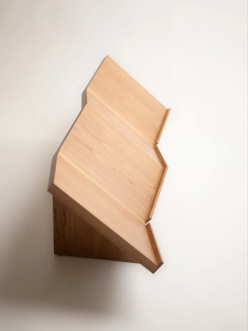 The Widescreen Bookstand