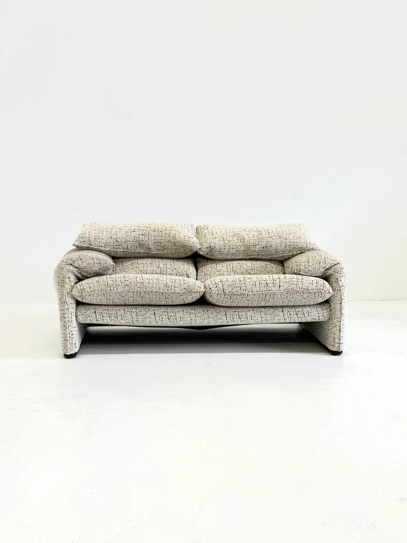Cassina Maralunga 2-seater Sofa by Vico Magistretti