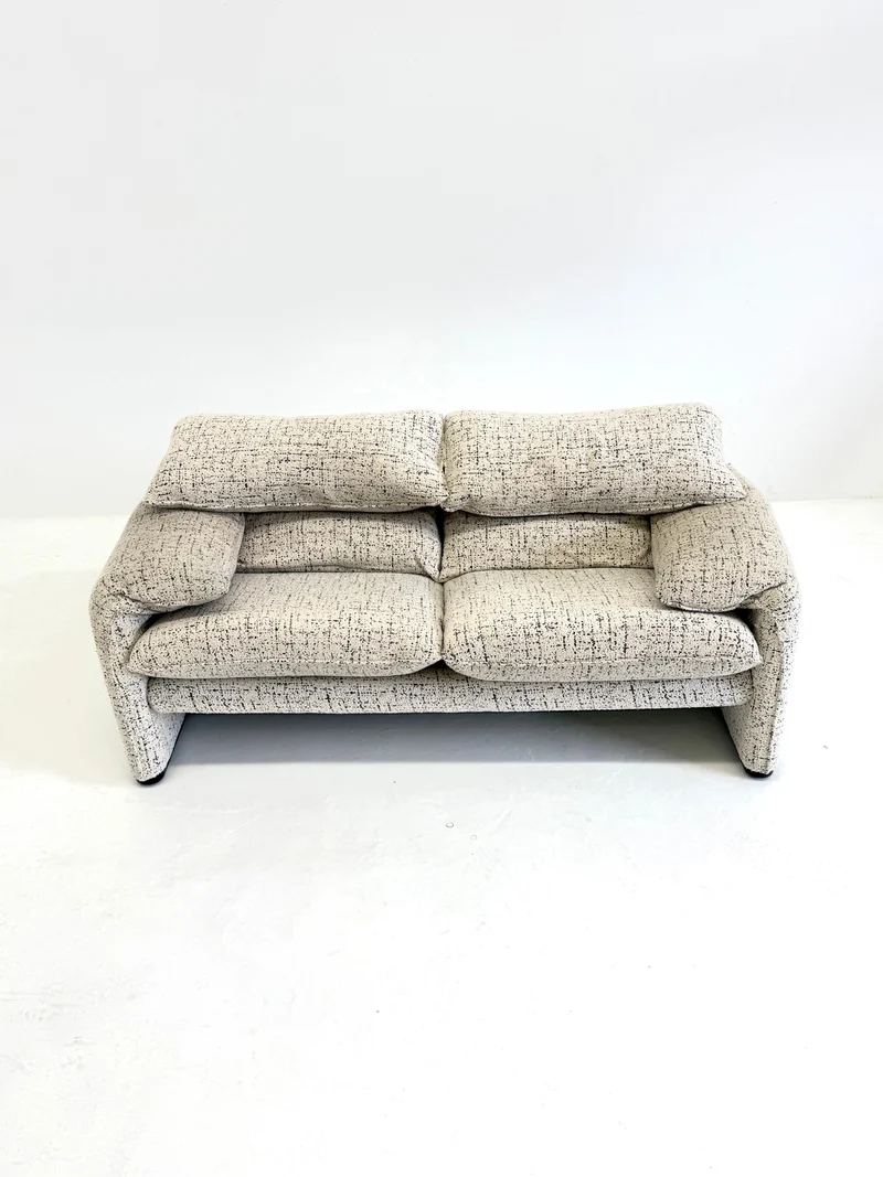 Cassina Maralunga 2-seater Sofa by Vico Magistretti