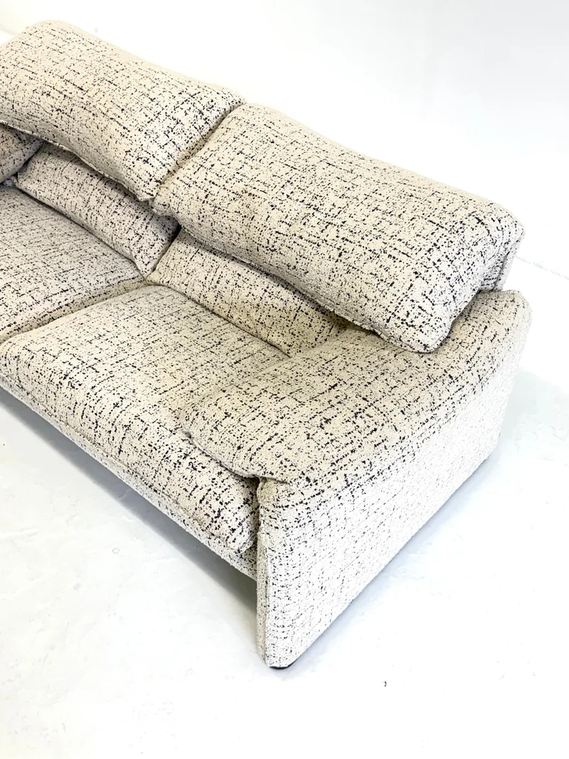 Cassina Maralunga 2-seater Sofa by Vico Magistretti
