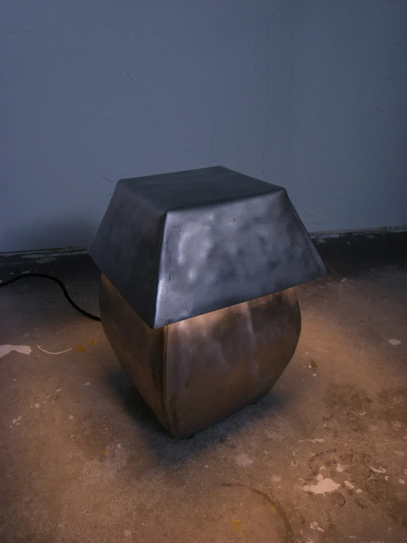 Short Hammered Steel Lamp
