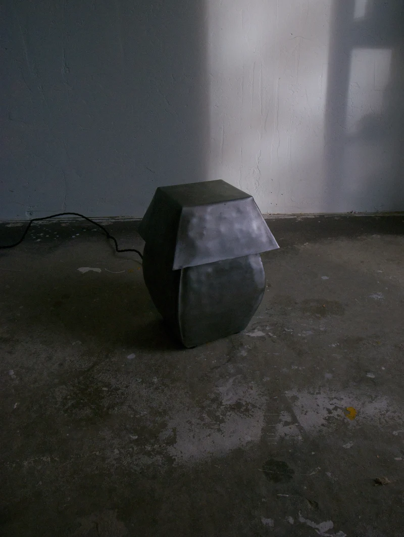 Short Hammered Steel Lamp