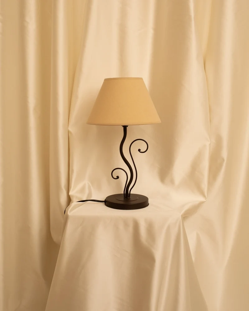 LEVANTE Table Lamp