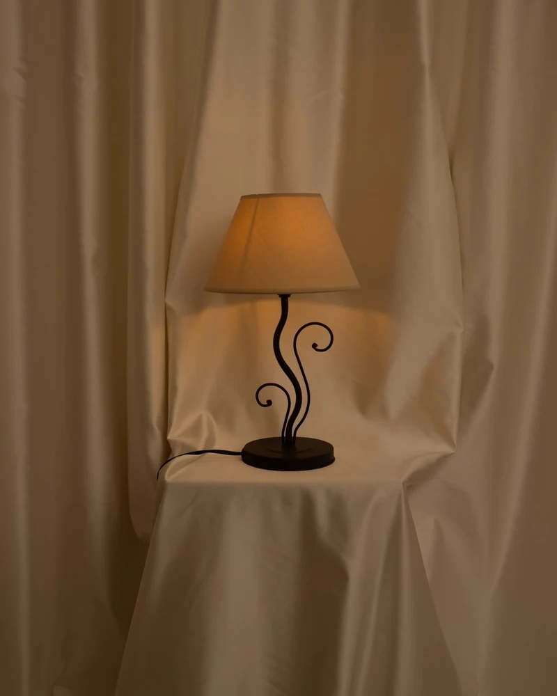 LEVANTE Table Lamp
