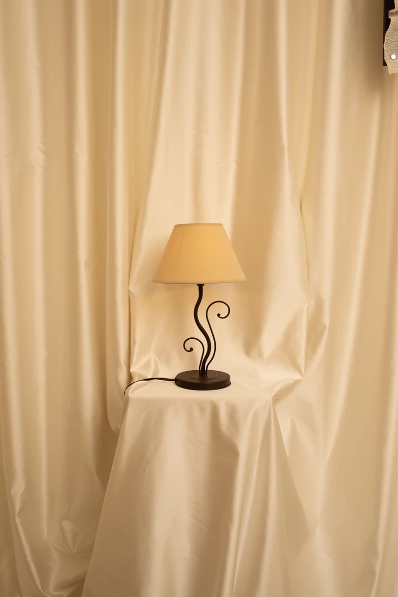 LEVANTE Table Lamp