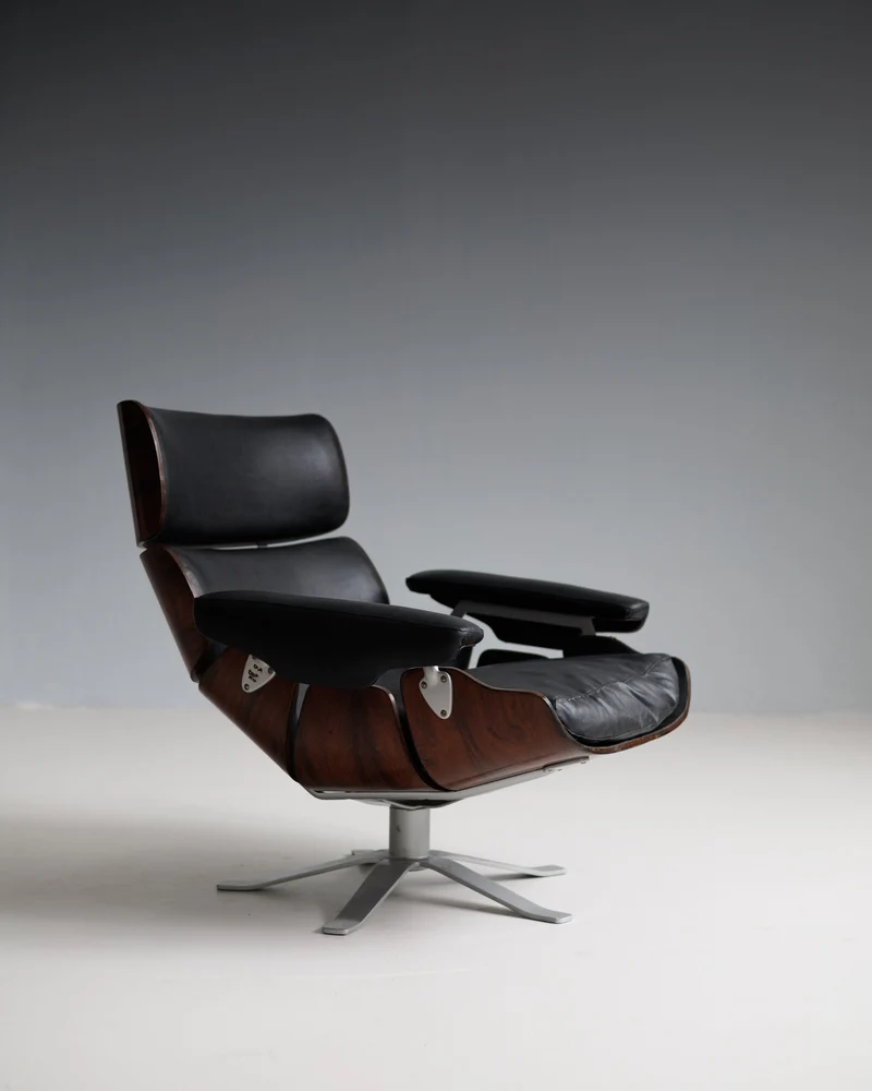 Rare Lounge Chair by Carlo Hauner