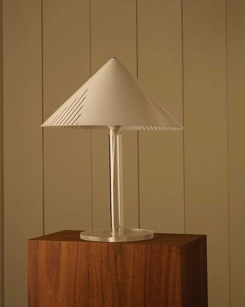 Cono Plexiglass Table Lamp