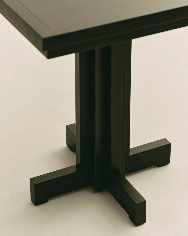 FRANKIE TABLE