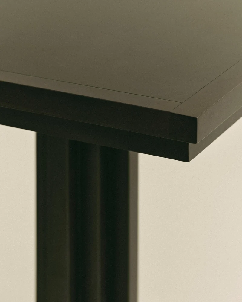 FRANKIE TABLE