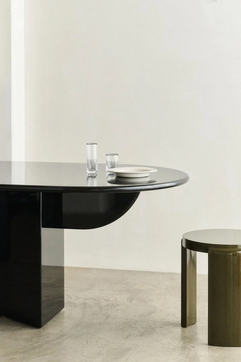 PILLABOUT TABLE 02