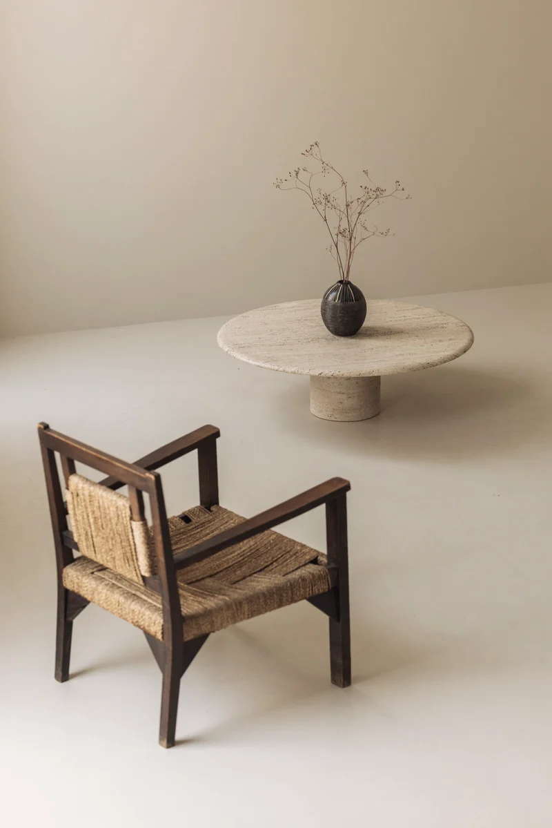 Travertine round coffee table by Angelo Mangiarotti, Italy 1970s