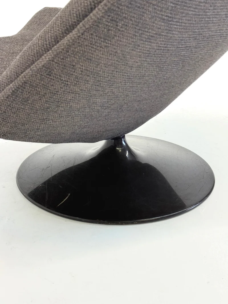 Artifort F510 armchair by Geoffrey Harcourt