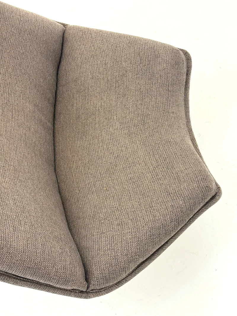 Artifort F510 armchair by Geoffrey Harcourt
