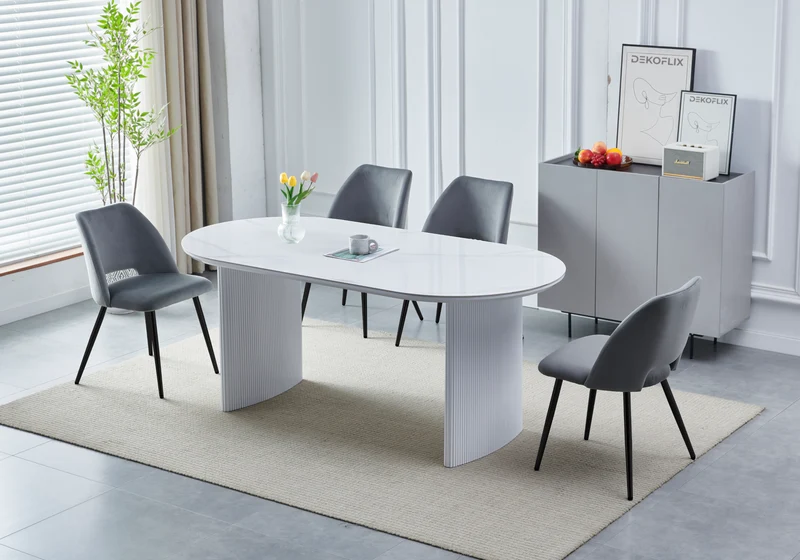 Ensemble table marbre blanc et chaises noirs – Kara