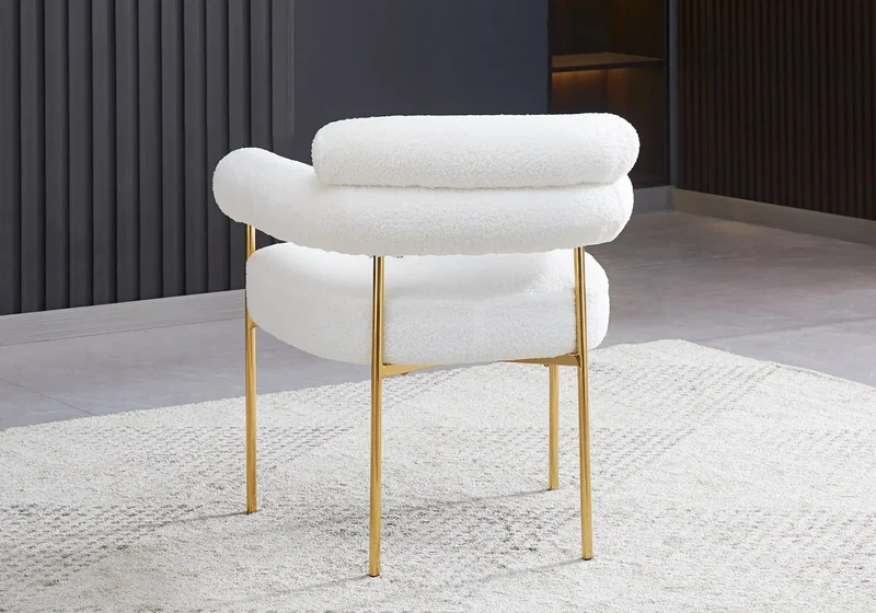 Fauteuil de table bouclée blanc pieds dorés - Laya