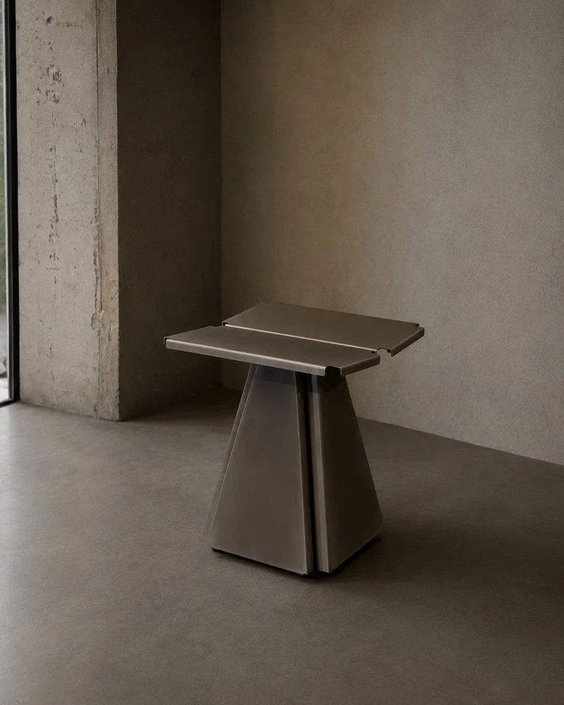 AO25 Stool in Steel and Aluminium