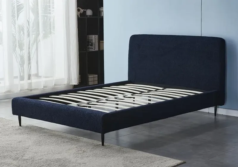 Lit en tissu bouclé noir - Leora