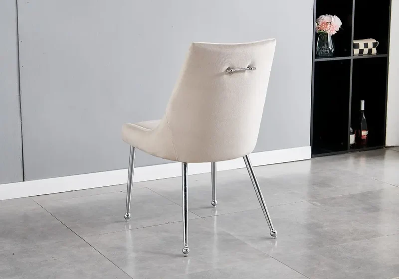 Chaises velours taupe à poignée pieds argentés - Gema x4