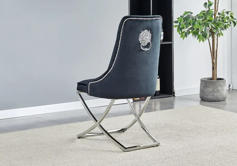 Chaises en velours noir et tête de lion argentée - Glade x4