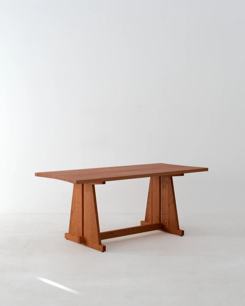 Lola Table Classic