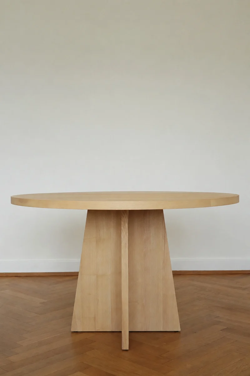 Round Dining Table in Ash and Oak - Collection