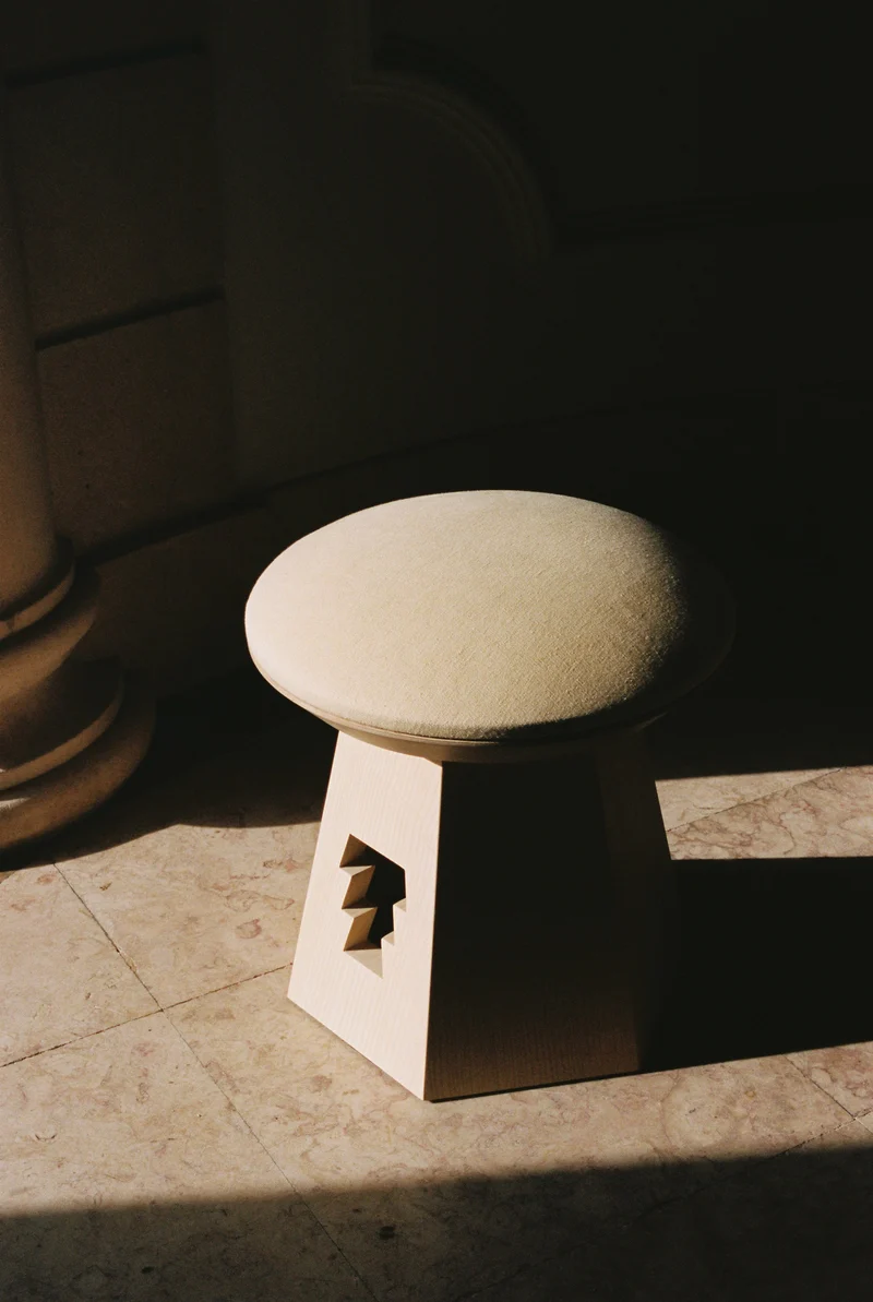 CARMO STOOL