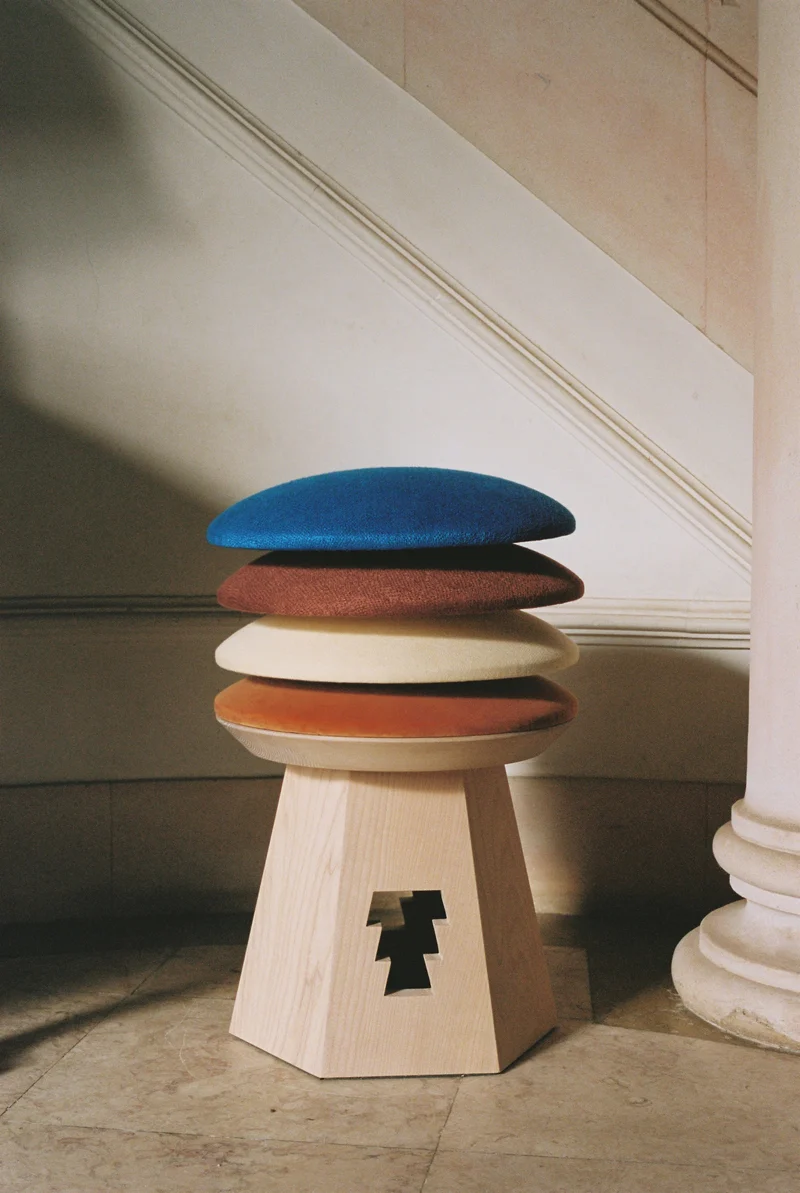 CARMO STOOL