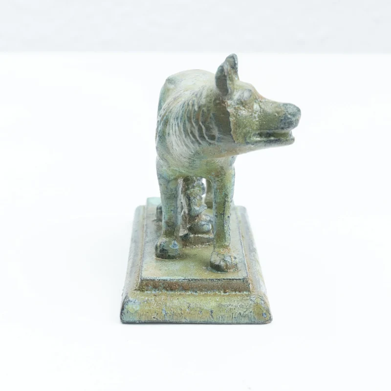 Statuette de la Louve romaine (statue du Capitole de Romulus, bronze vert)