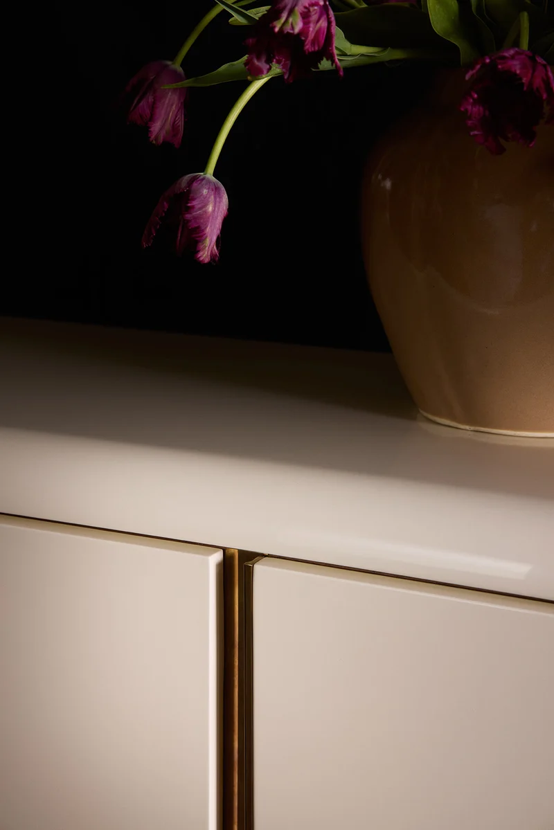 Various Positions Server in Polished Lacquered designed by Yaniv Chen