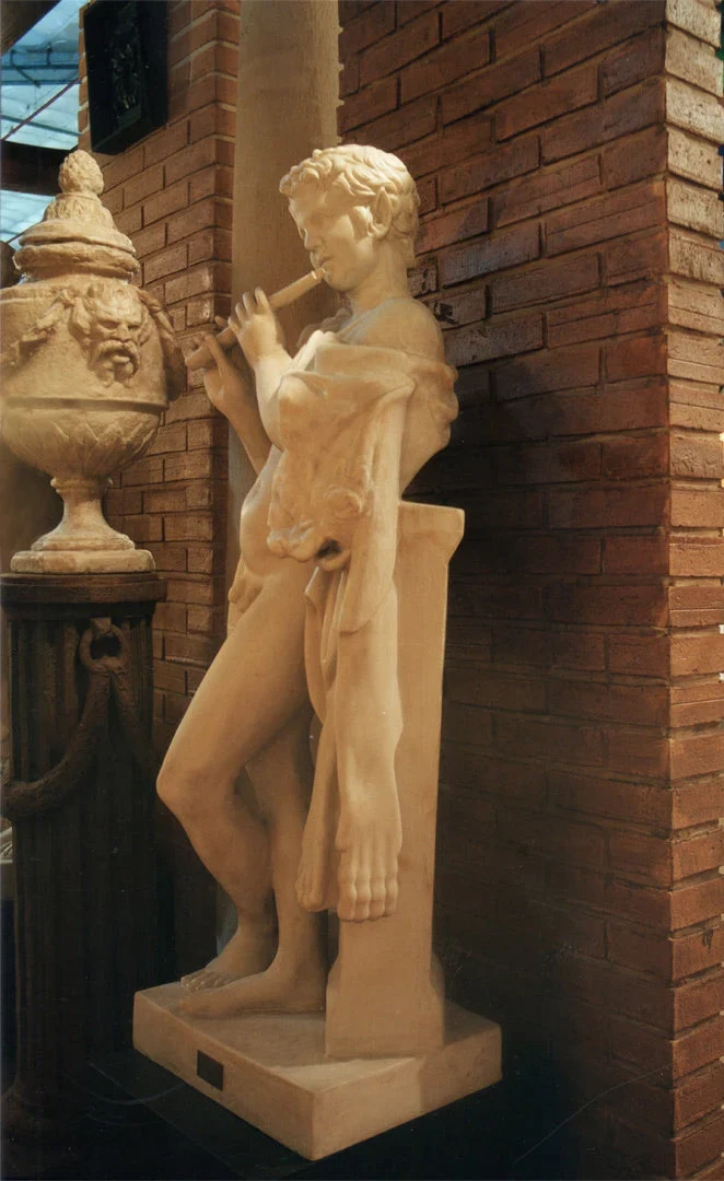 Urne romaine avec couvercle - grande sculpture en marbre blanc