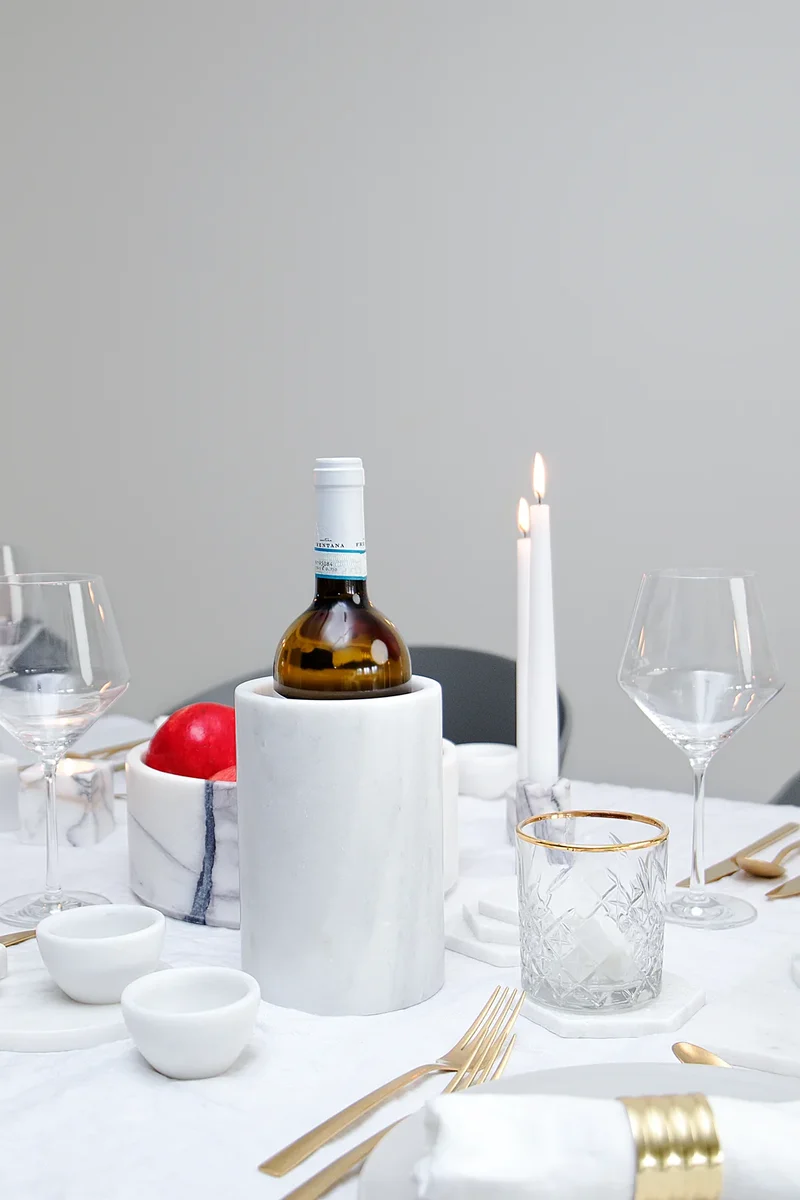 Vase / Rafraîchisseur de Bouteilles en Marbre Blanc