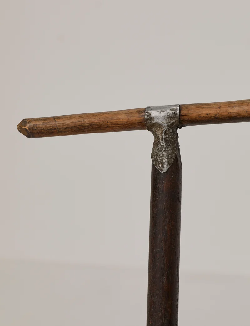 Small artisanal vintage West African chair "Baoulé" in solid wood C. 1960