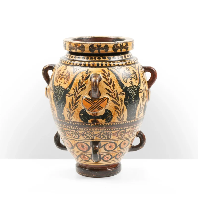 Vase Crétois Grec avec Hache de Taureau Minoen et Motif Feuillage