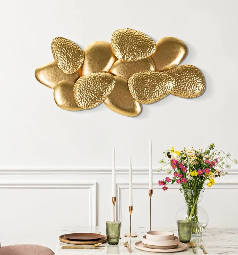 Applique murale en métal doré avec motif coquillage – Éclairage décoratif