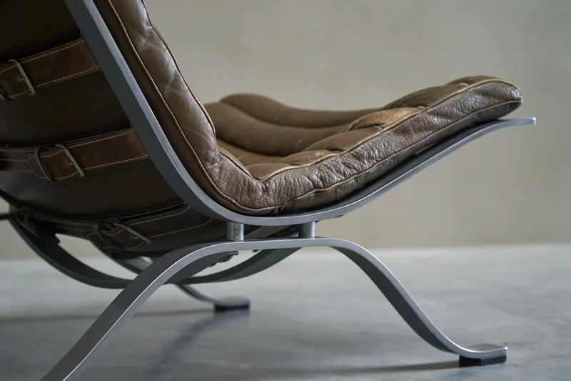 Arne Norell Pair of Ari Lounge Chairs in Steel and Patinated Leather, 1960s