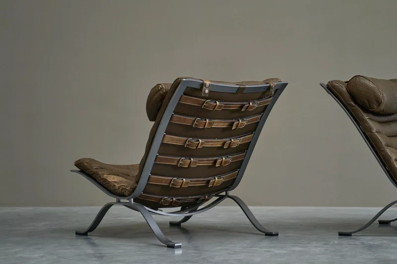 Arne Norell Pair of Ari Lounge Chairs in Steel and Patinated Leather, 1960s