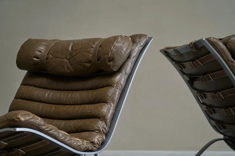 Arne Norell Pair of Ari Lounge Chairs in Steel and Patinated Leather, 1960s