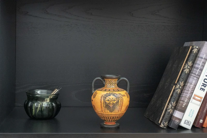 Vase Grec à Figures Noires avec Scène de Récolte des Olives