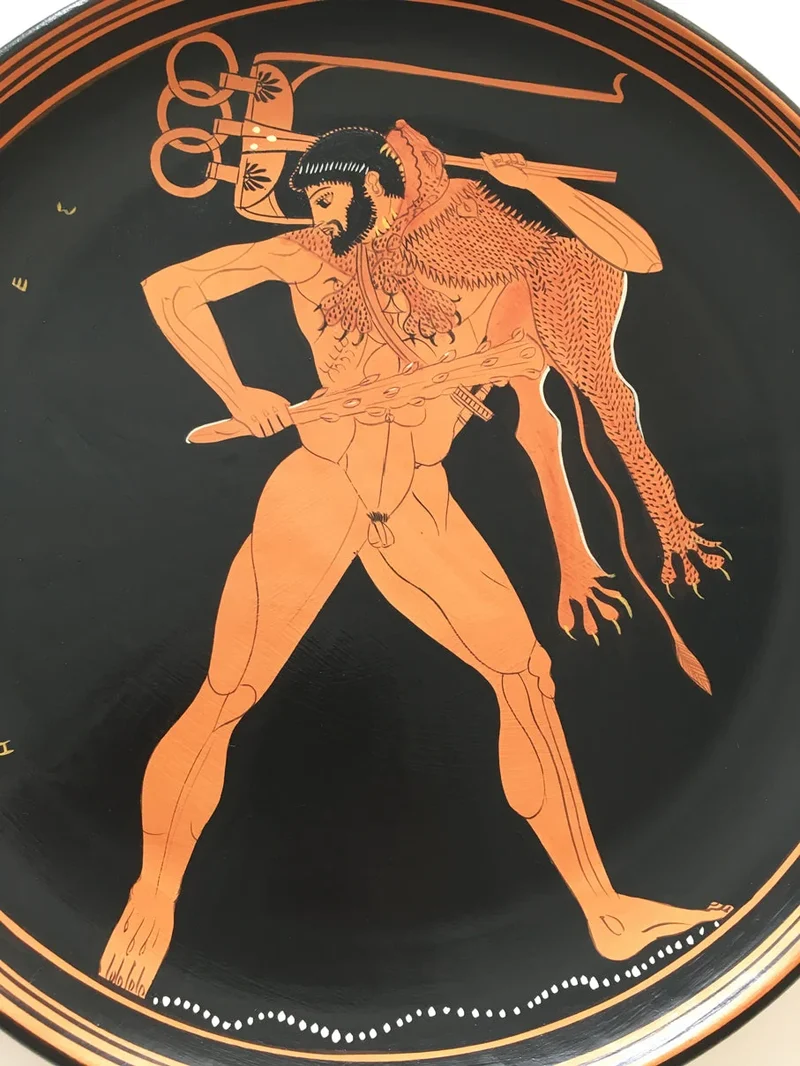 Assiette grecque avec Hercule à figures rouges