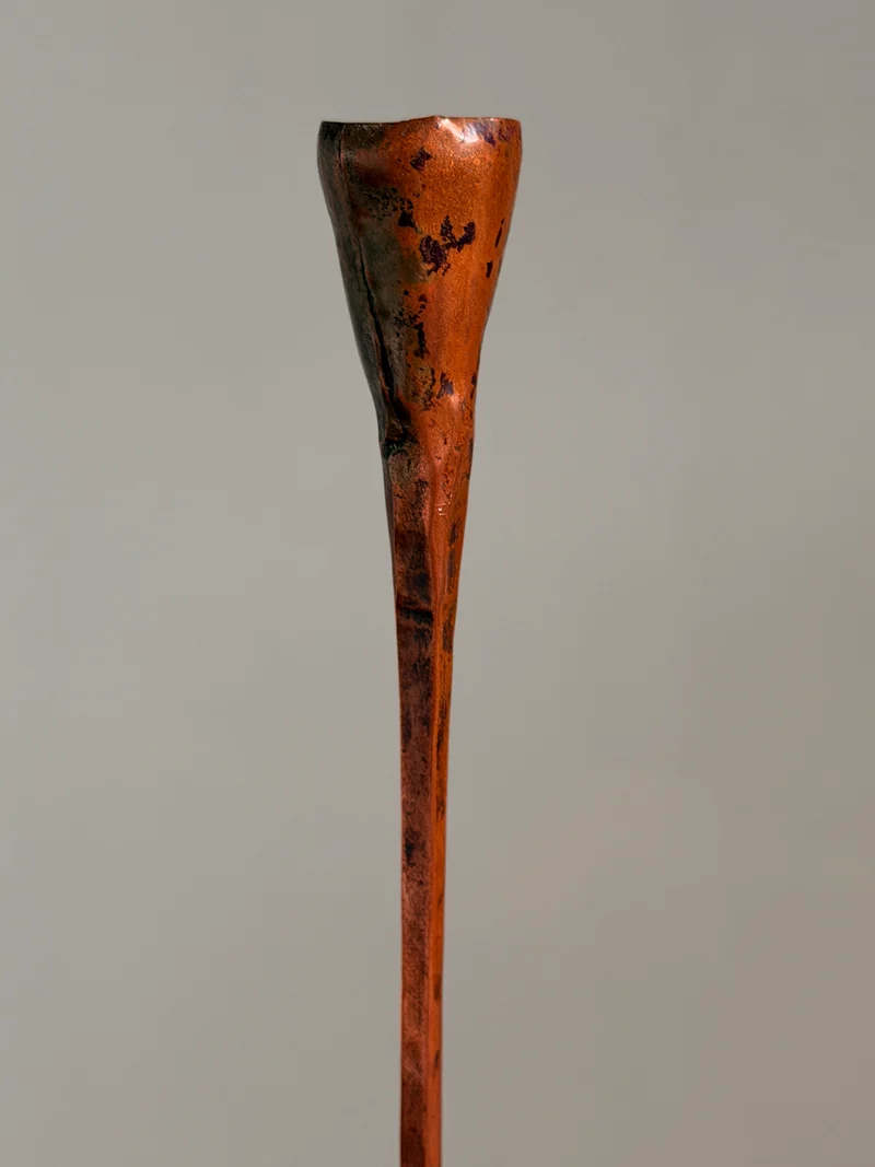 Sculptural brutalist candlestick in copper, in the style of the Marolles workshop, circa 1