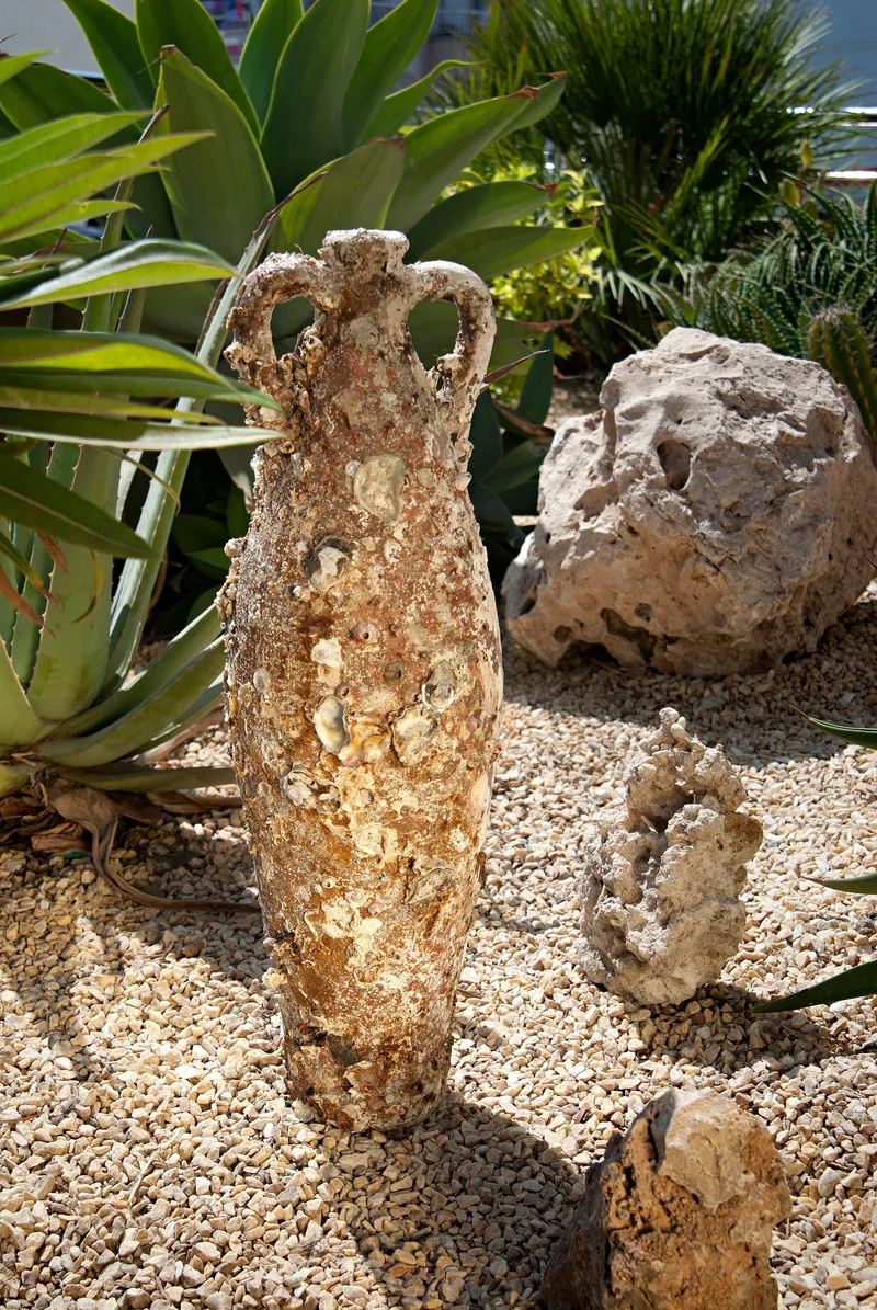 Amphore de mer antique 'Lusitania'