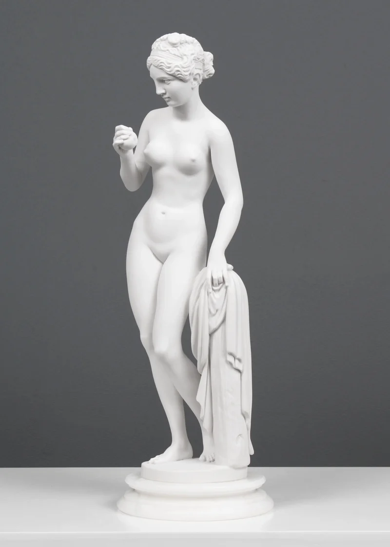 Staute Vénus avec la pomme (Bertel Thorvaldsen) - sculpture en marbre