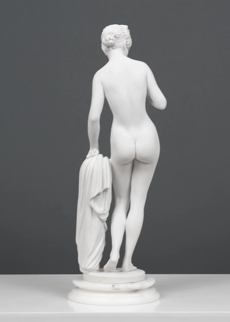 Staute Vénus avec la pomme (Bertel Thorvaldsen) - sculpture en marbre