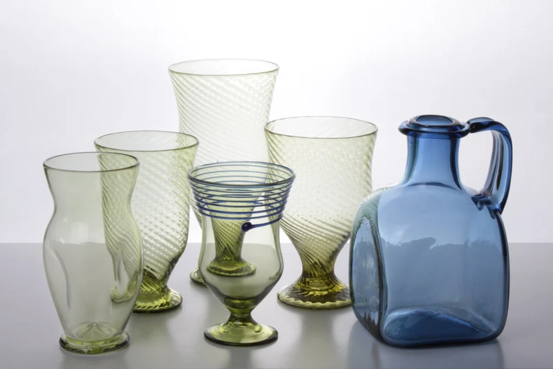 Verre Romain avec Reliefs Linéaires en Paire